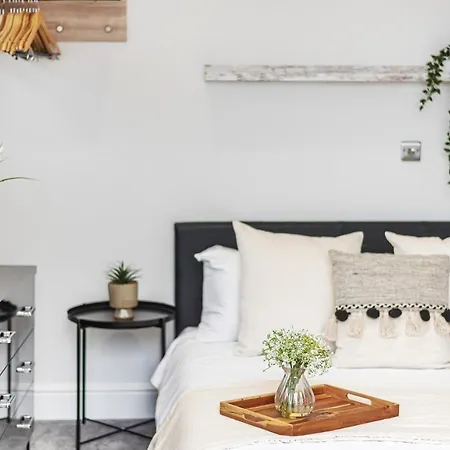 Apartment Locket - Cosy With Balcony