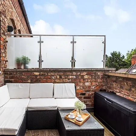 Apartment Locket - Cosy With Balcony York