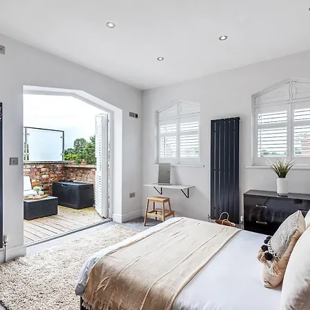 Apartment Locket - Cosy With Balcony