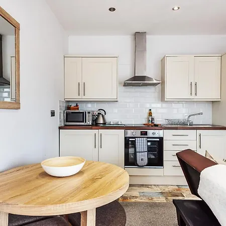 Locket - Cosy With Balcony *